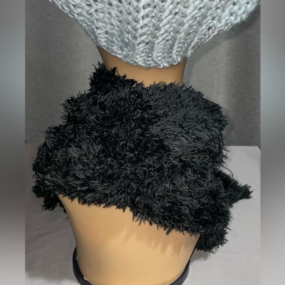 Shaggy Black Scarf - Picture 3 of 5